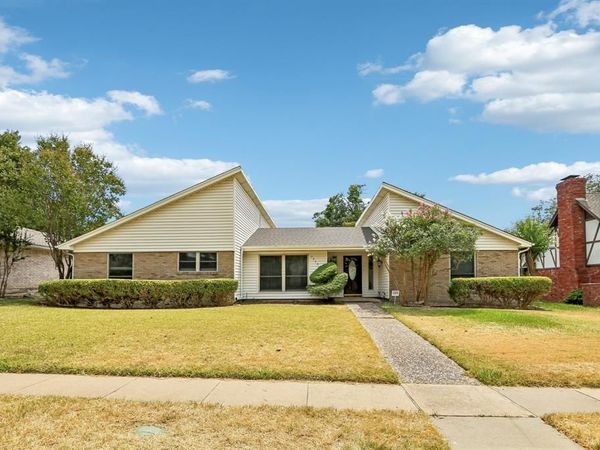 2840 Meadowbrook Drive , Plano, TX 75075