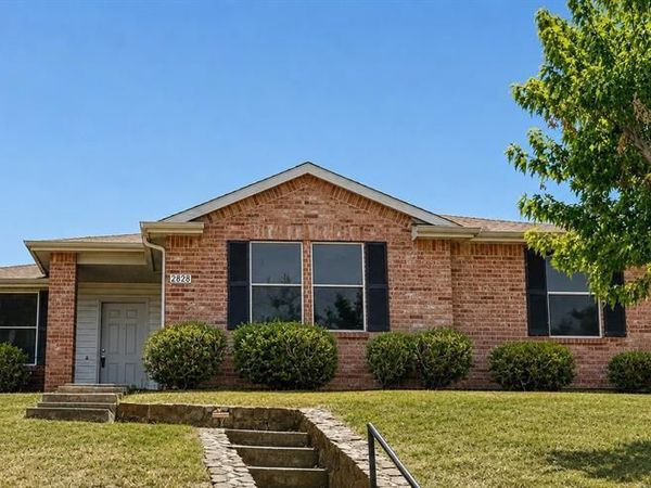 2828 Ingram Circle, Mesquite, TX 75181