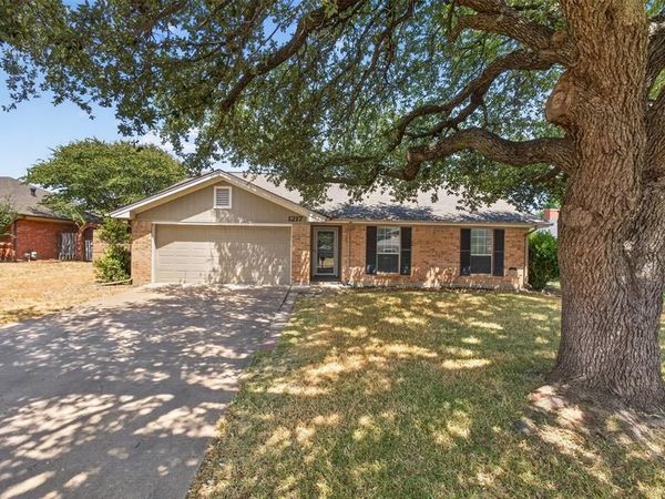 1217 Stonelake Drive, Cleburne, TX 76033