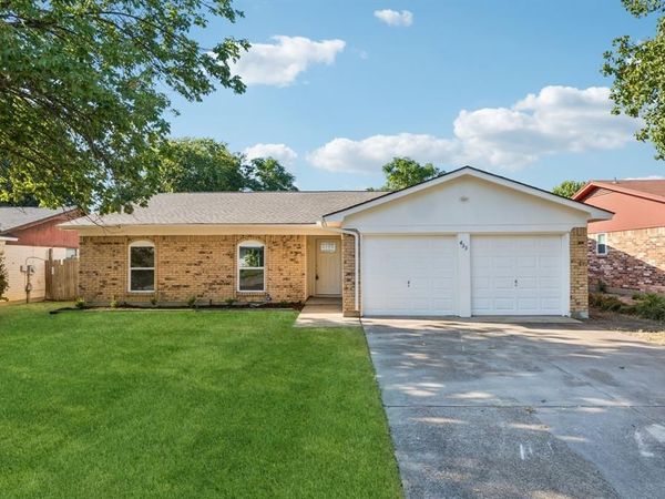 453 Edwards Drive, Saginaw, TX 76179
