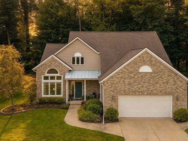 6274 Miramonte Drive NE, Rockford, MI 49341