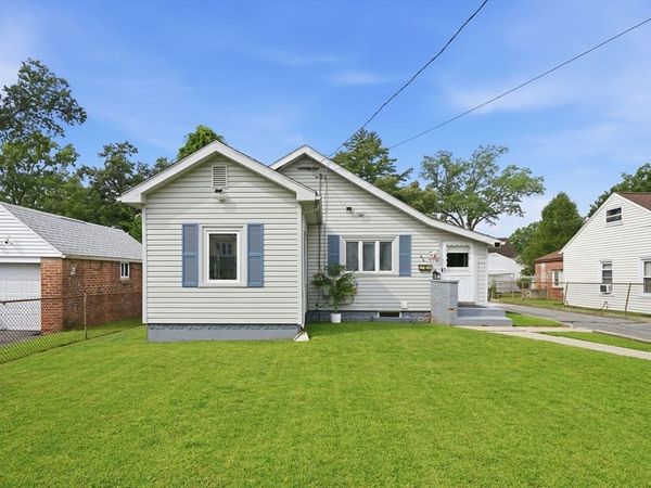 66 Upland, Springfield, MA 01104