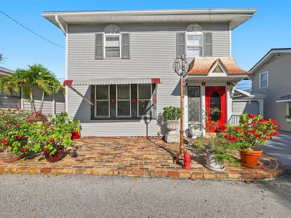 10 PLAZA STREET E, BRADENTON, FL 34208