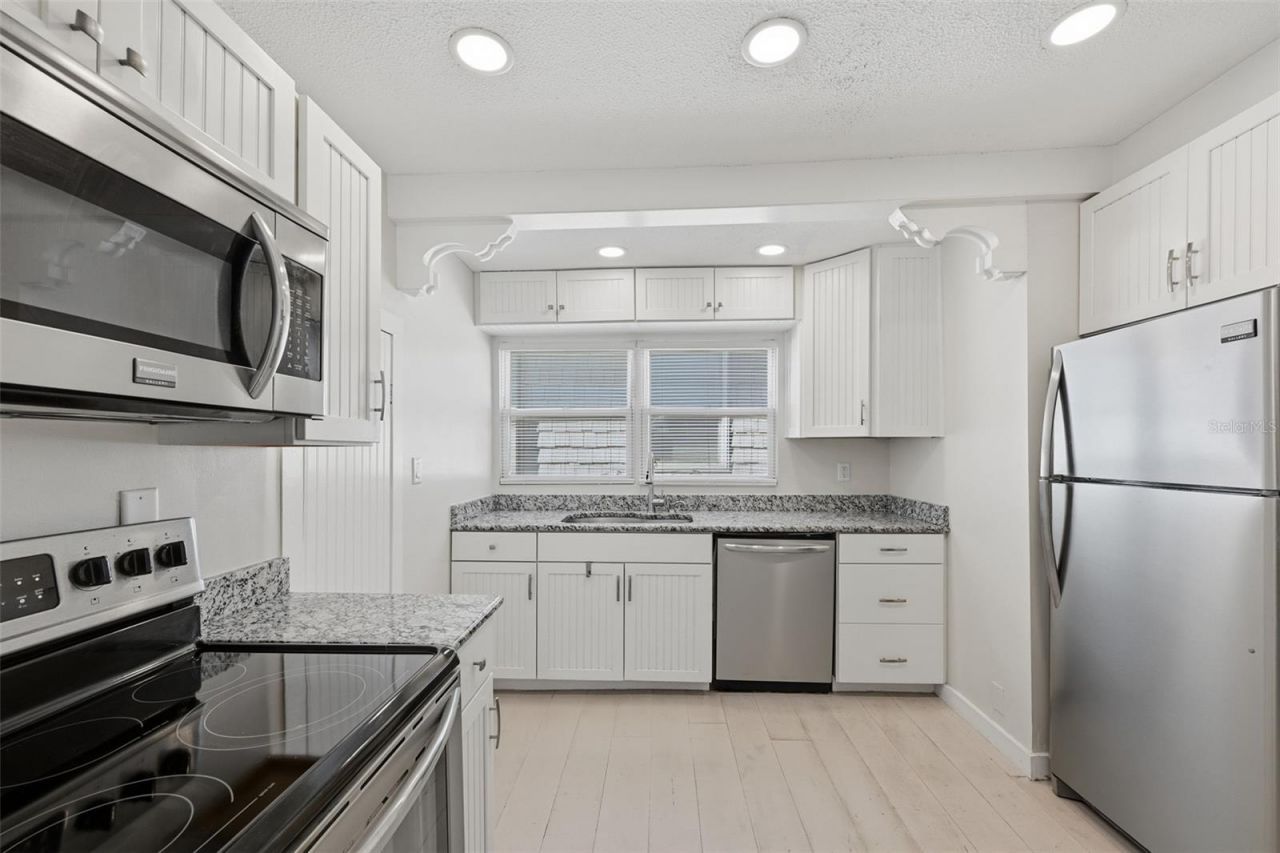 10 Plaza Street E, Bradenton, FL 34208 Photo