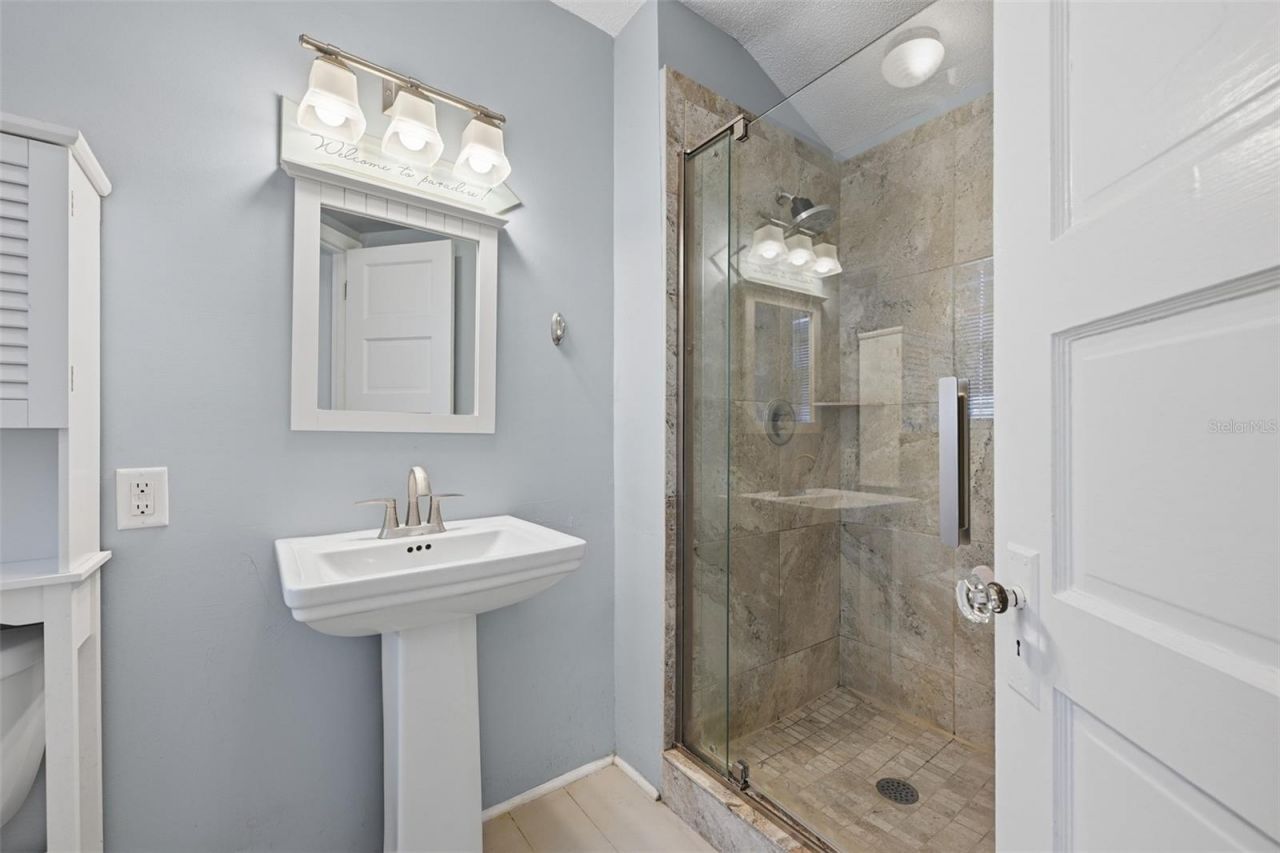 10 Plaza Street E, Bradenton, FL 34208 Photo