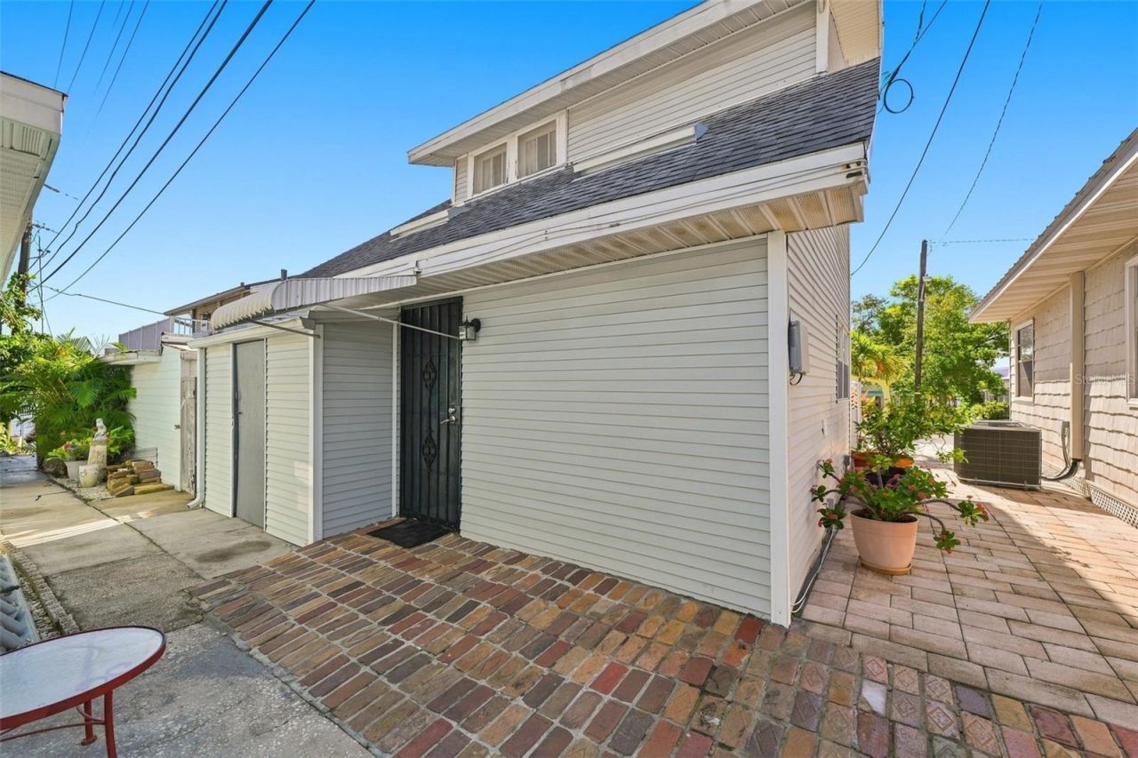 10 Plaza Street E, Bradenton, FL 34208 Photo
