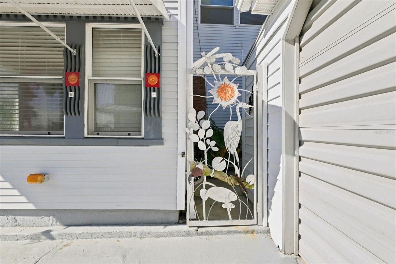 10 Plaza Street E, Bradenton, FL 34208 Photo