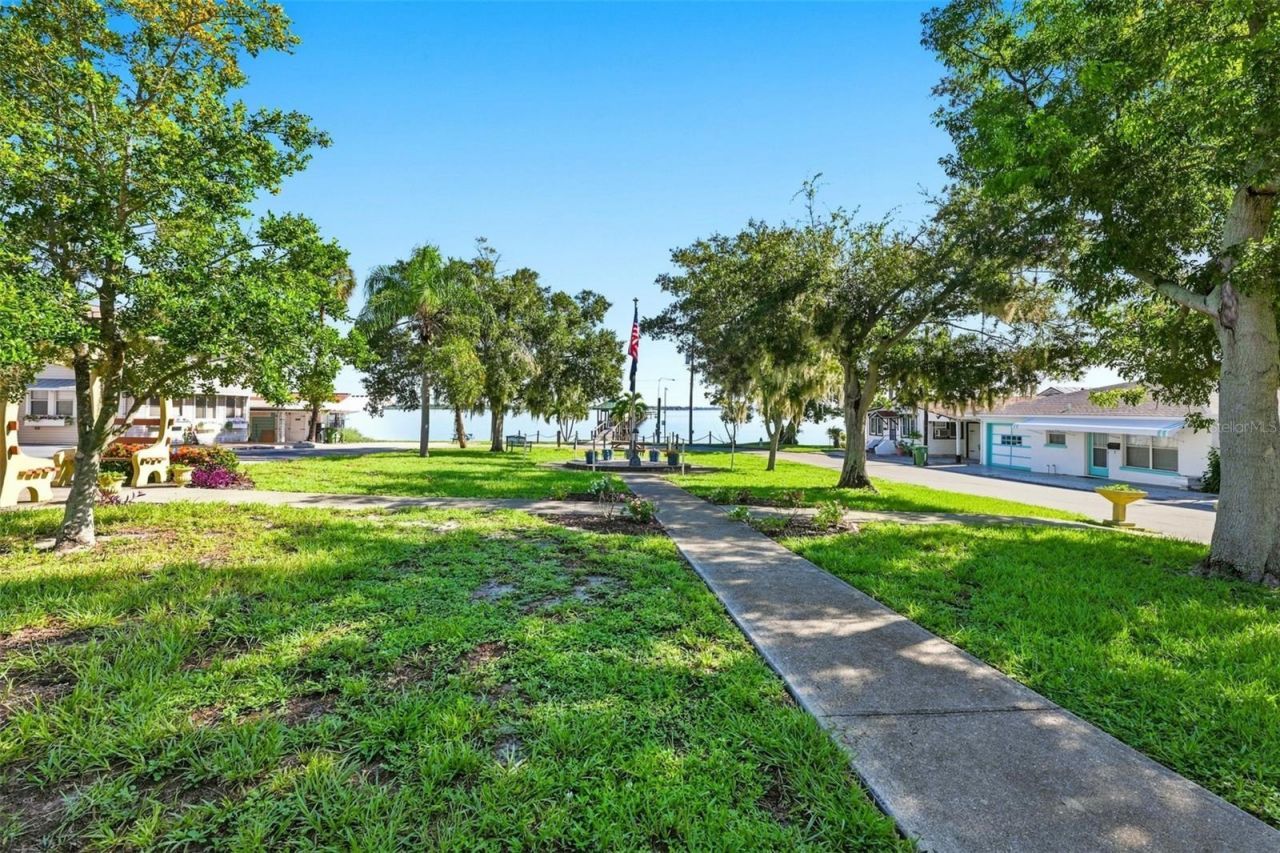 10 Plaza Street E, Bradenton, FL 34208 Photo