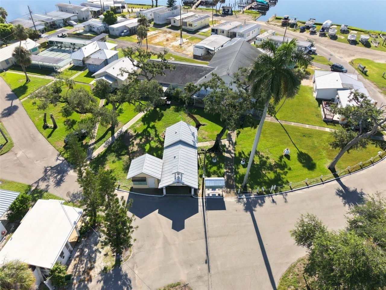 10 Plaza Street E, Bradenton, FL 34208 Photo