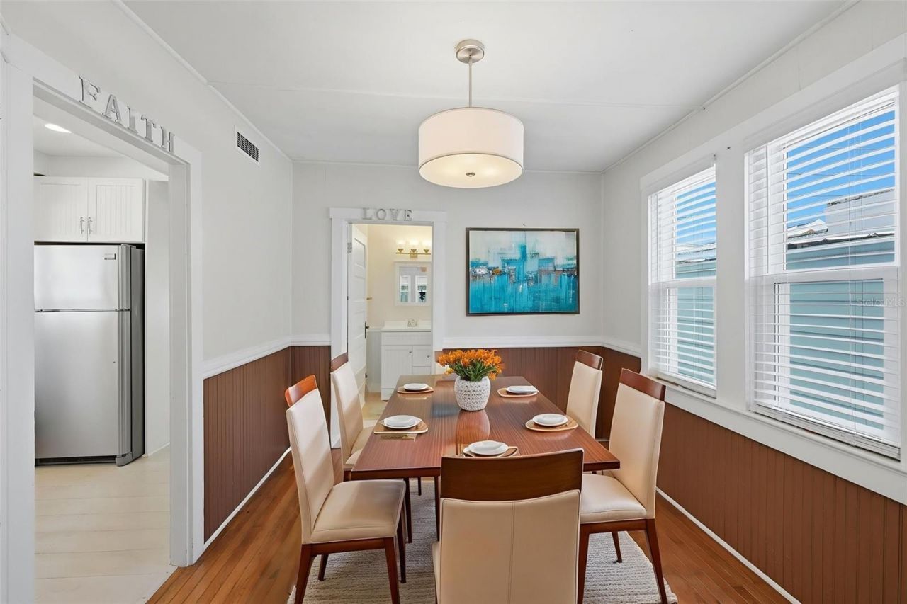 10 Plaza Street E, Bradenton, FL 34208 Photo