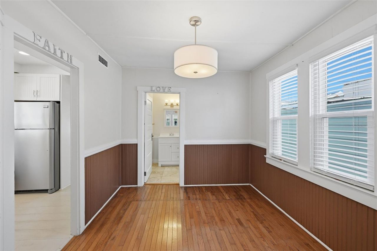10 Plaza Street E, Bradenton, FL 34208 Photo