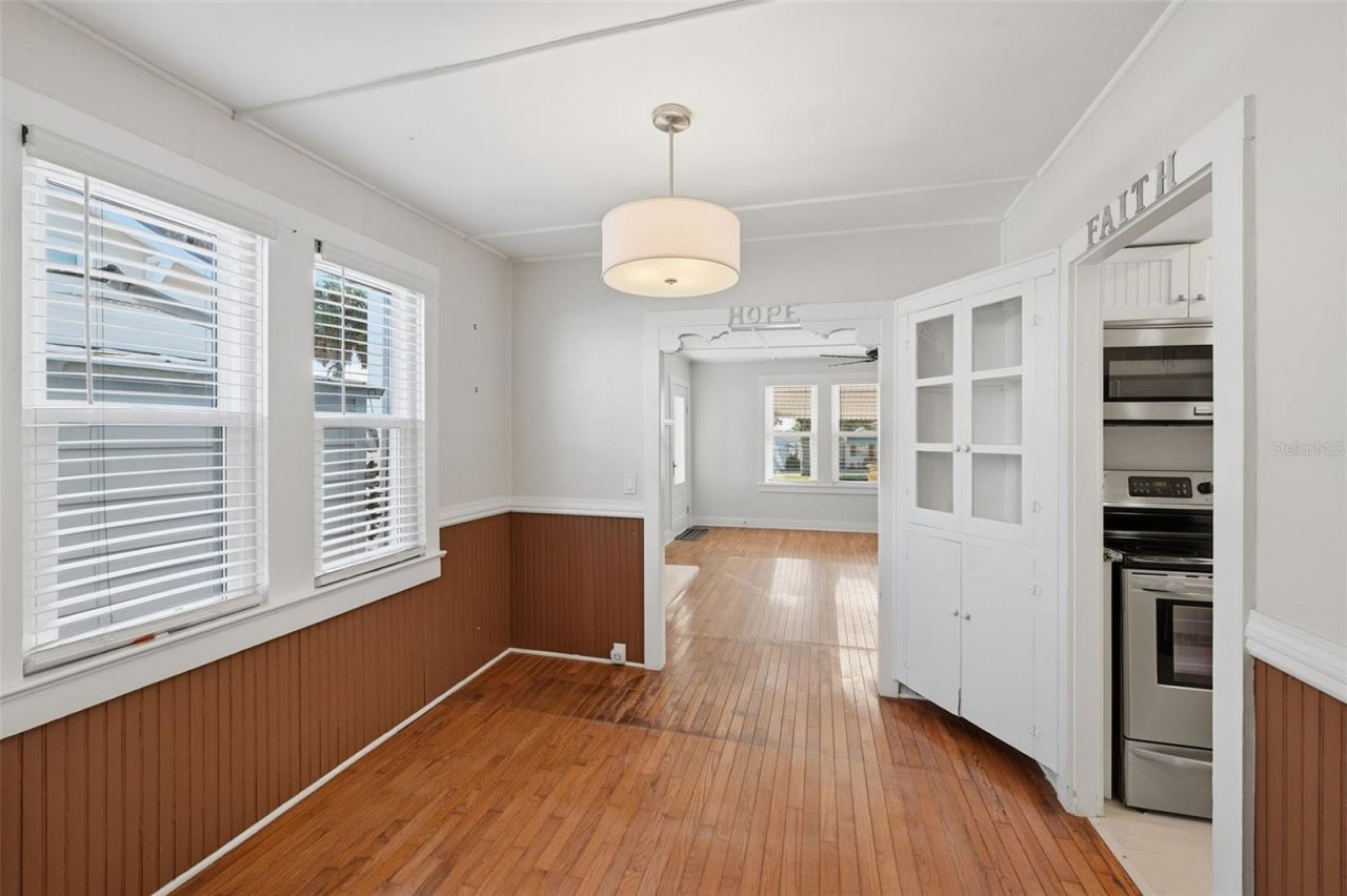 10 Plaza Street E, Bradenton, FL 34208 Photo