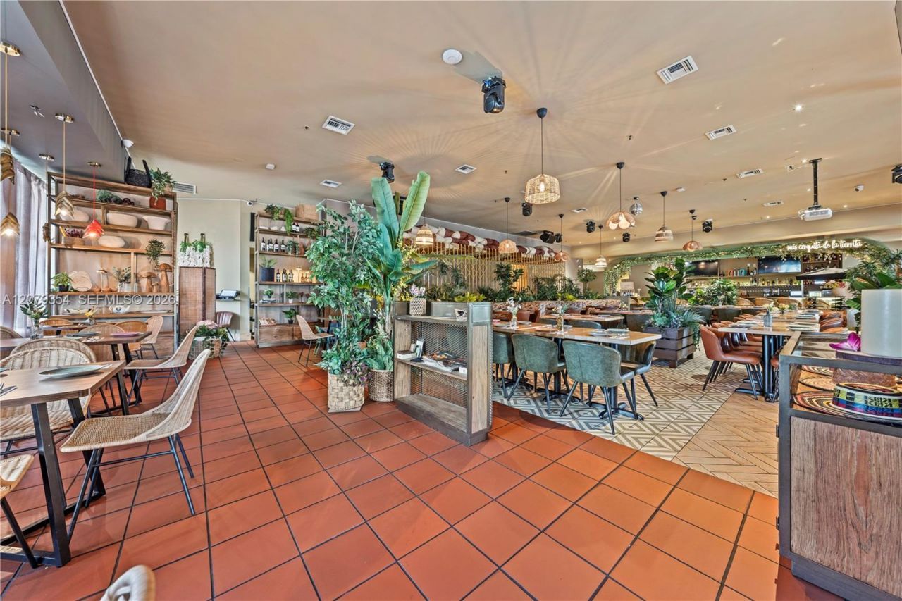 8399 NW 12th St, Doral, FL 33126 Photo