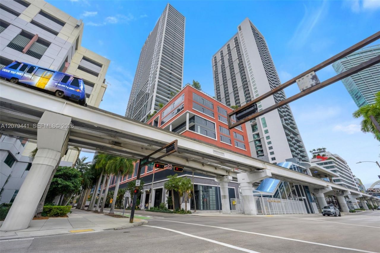 159 NE 6th St , Unit 3706, Miami, FL 33132 Photo