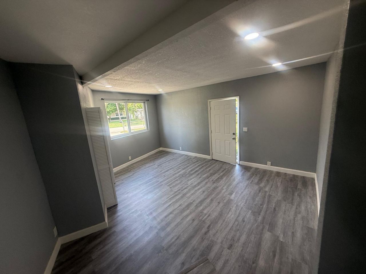 630 E Dayton Circle, Fort Lauderdale, FL 33312 Photo