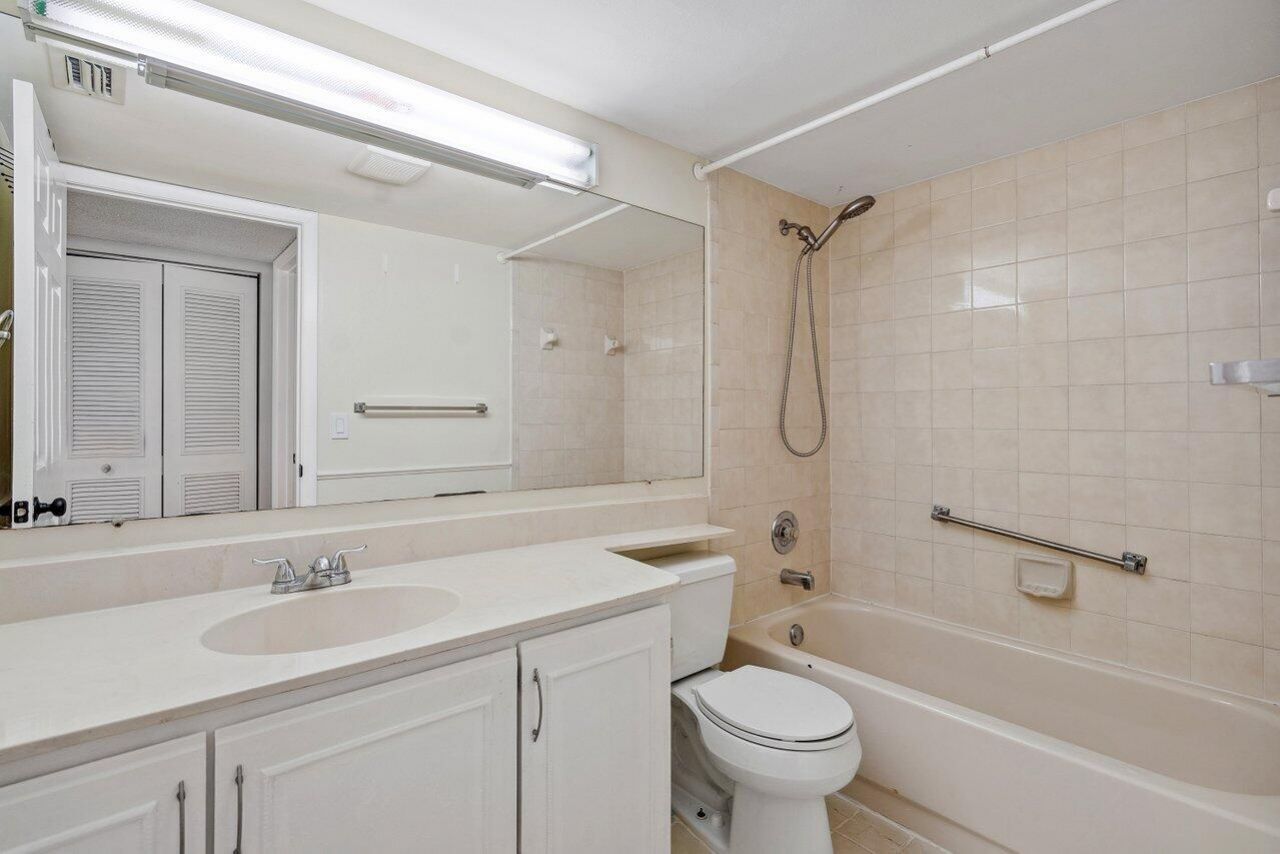 13770 Oneida Drive, Unit D2, Delray Beach, FL 33446 Photo