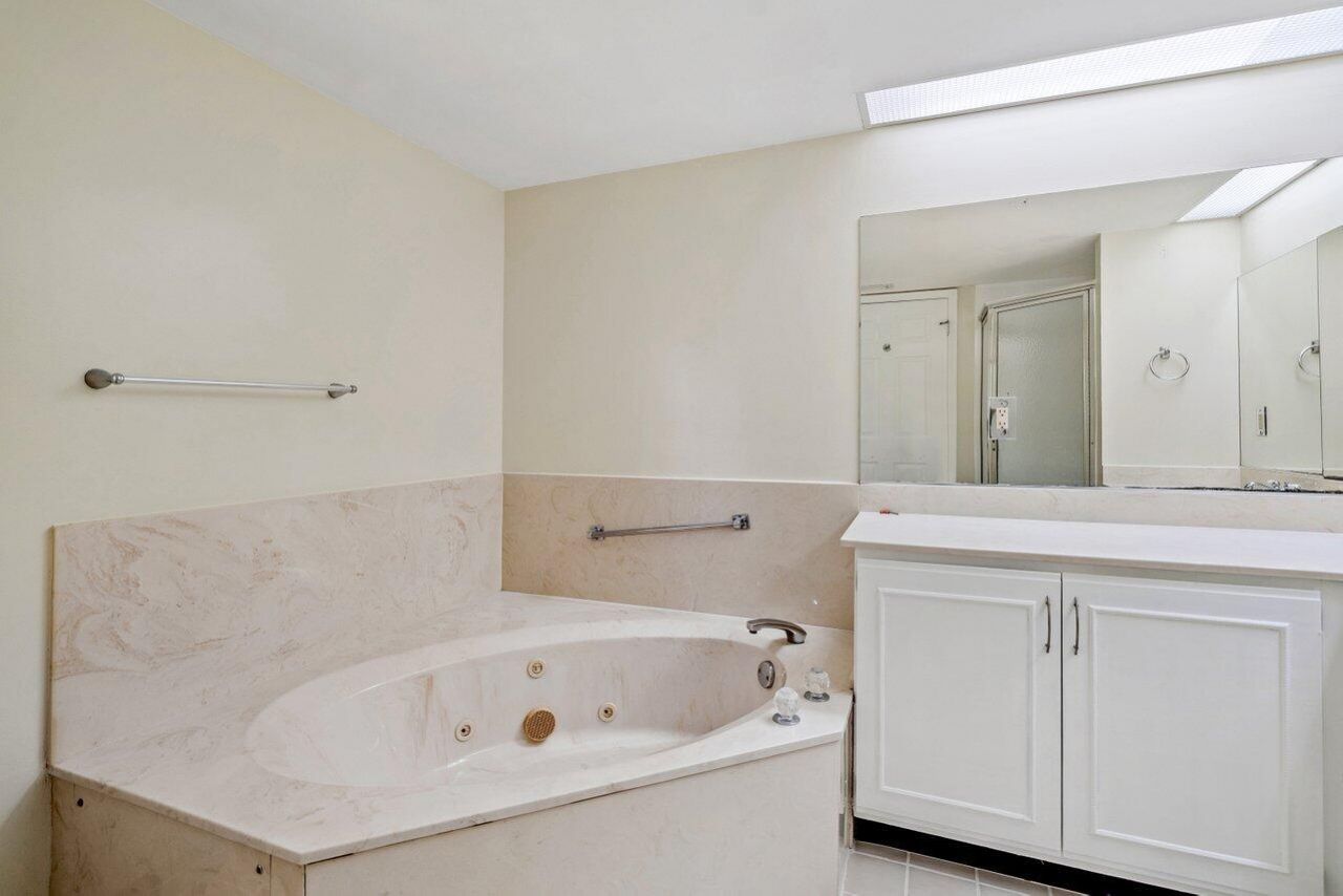 13770 Oneida Drive, Unit D2, Delray Beach, FL 33446 Photo