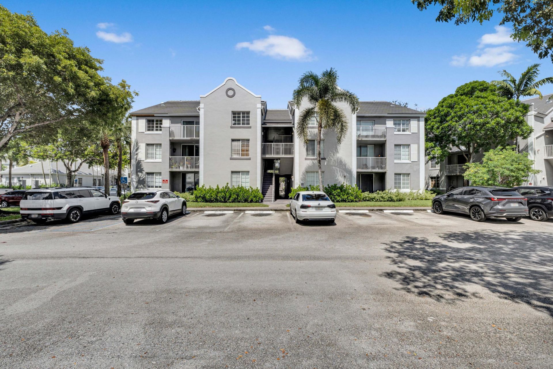 520 SW 111th Avenue, Unit 301, Pembroke Pines, FL 33025 Photo