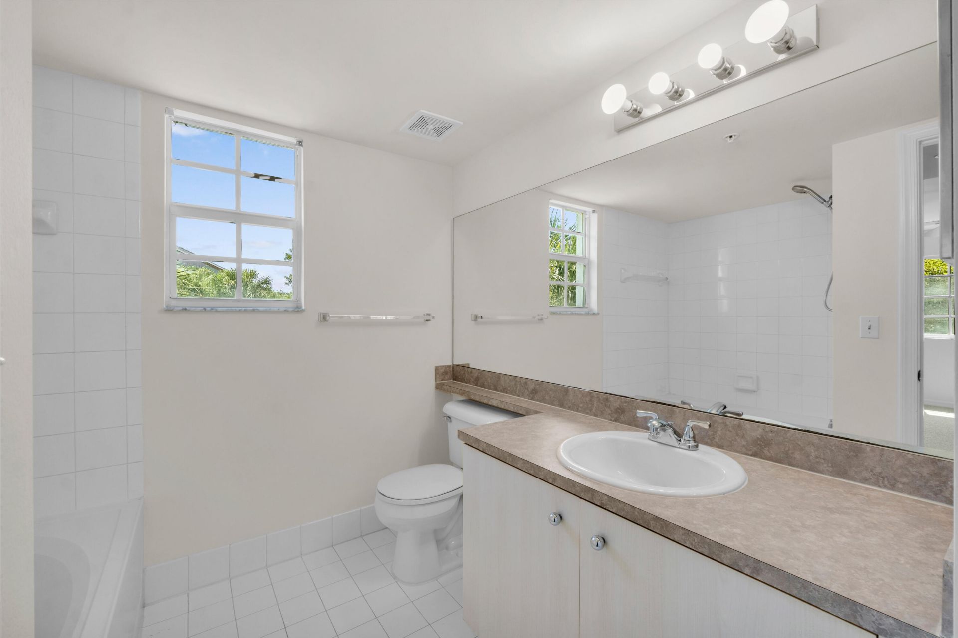 520 SW 111th Avenue, Unit 301, Pembroke Pines, FL 33025 Photo