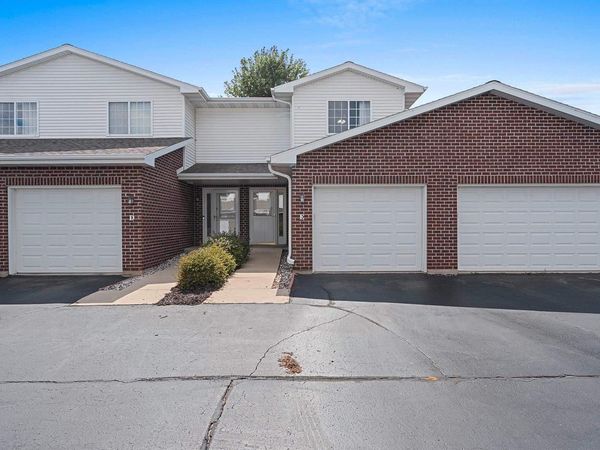 1903 RIVERSIDE DRIVE, Unit E, Suamico, WI 54313