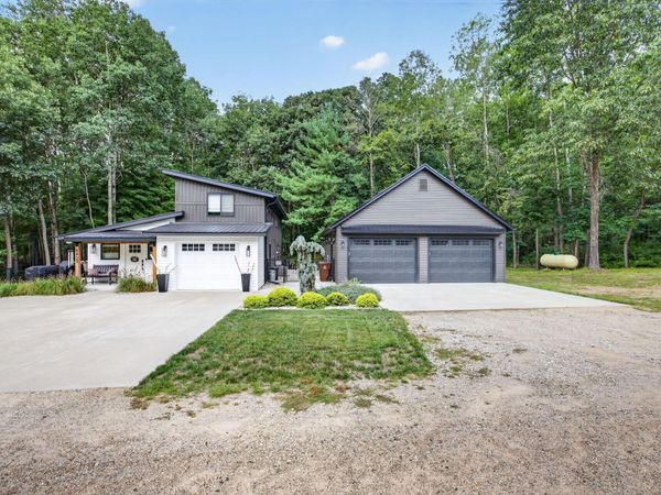 8433 Montreal Lane, Canadian Lakes, MI 49346