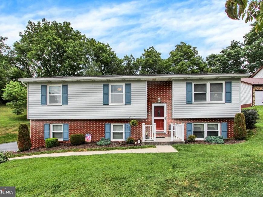 807 Pine Grove Drive, Waynesboro, PA 17268 Main Photo