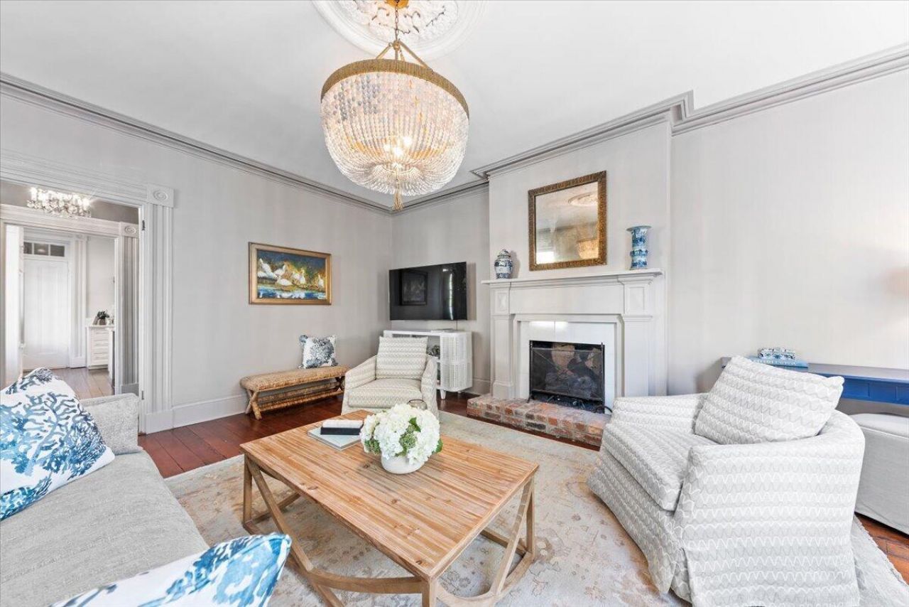46 Pinckney Street Photo 12