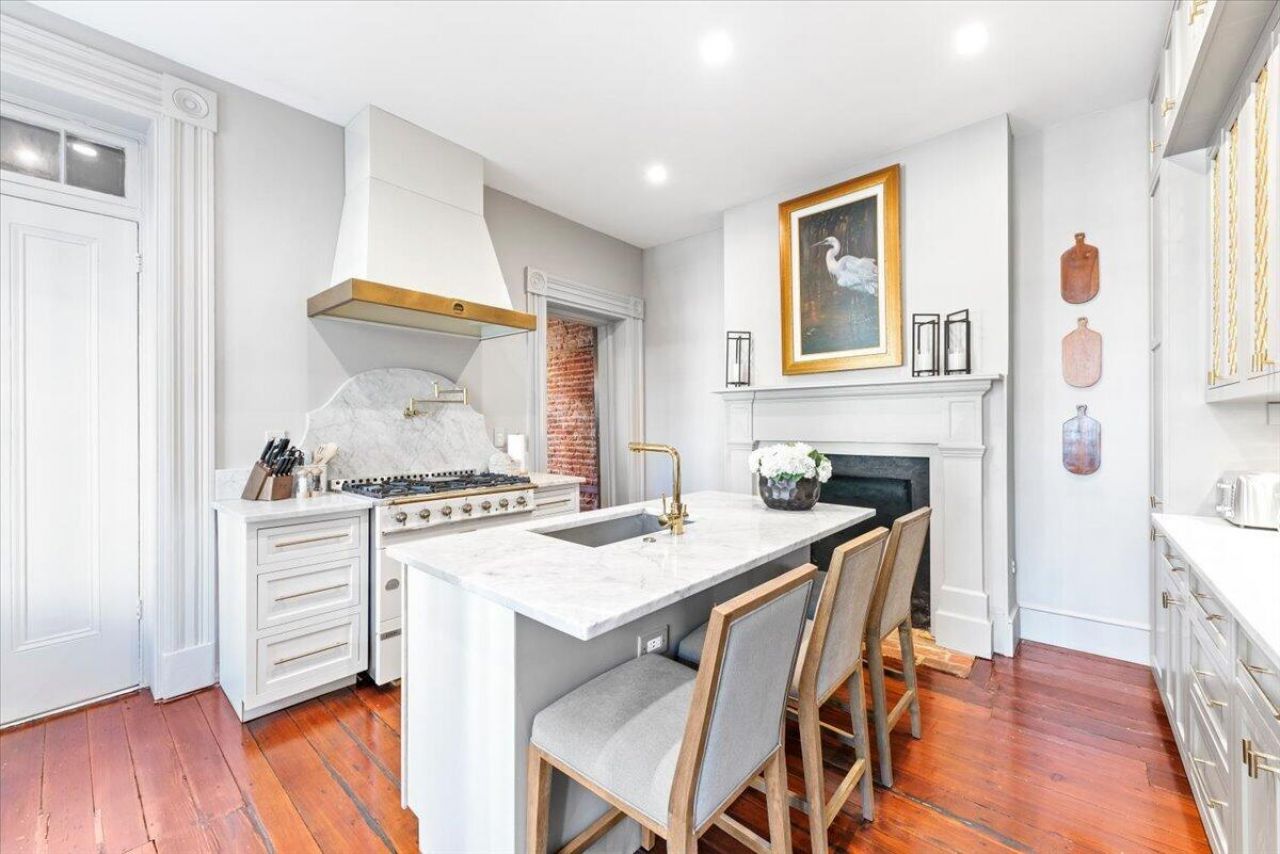 46 Pinckney Street Photo 14