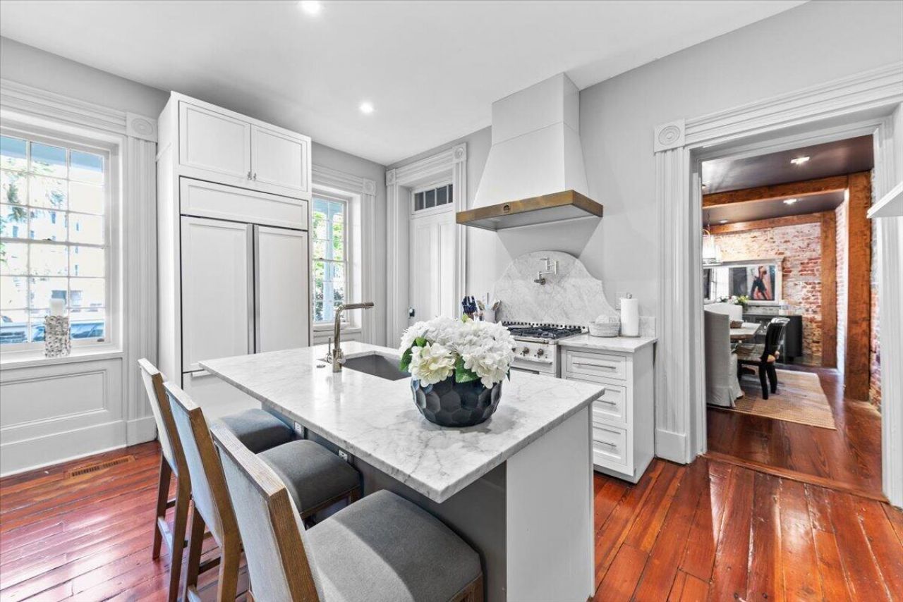 46 Pinckney Street Photo 16