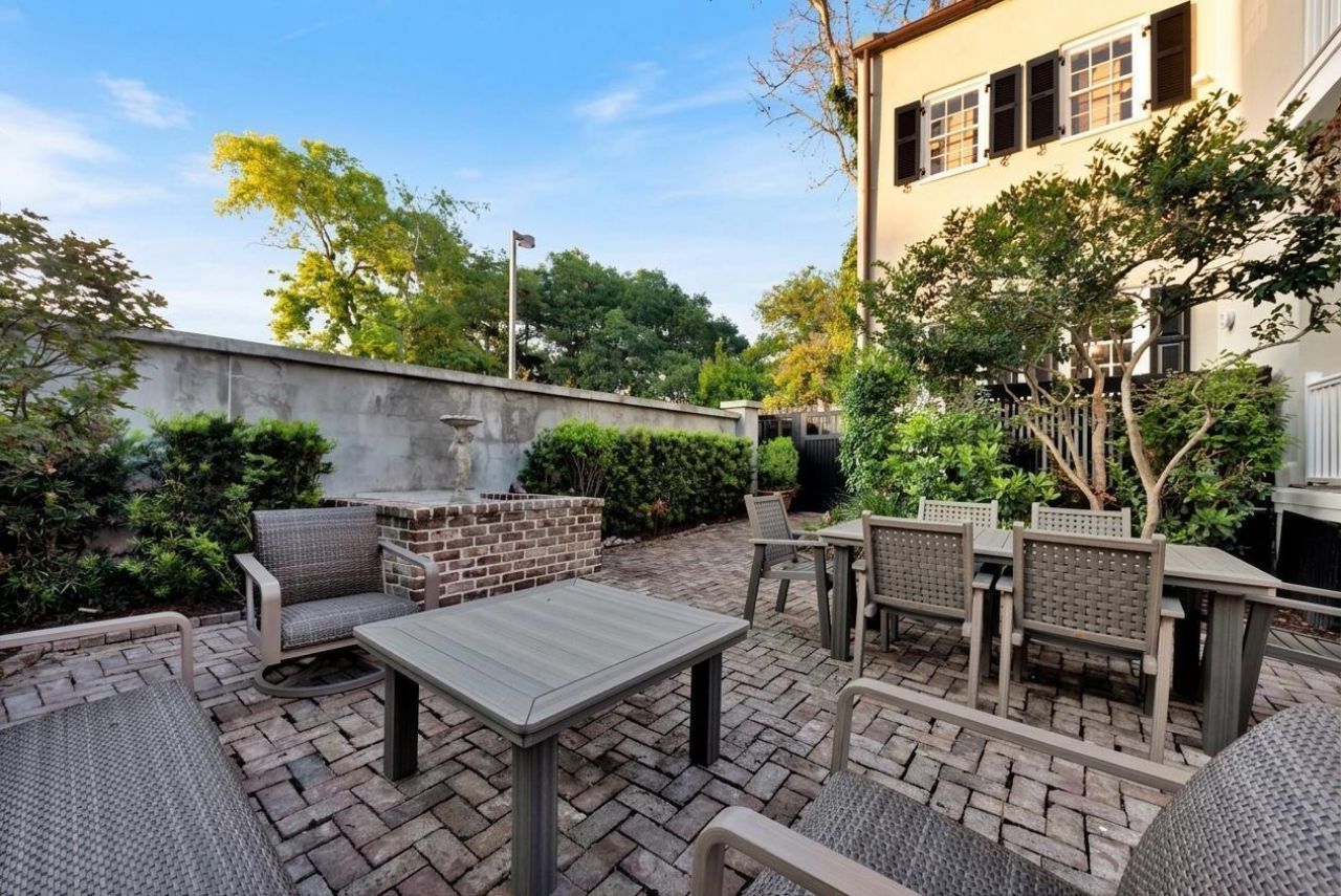 46 Pinckney Street Photo 4