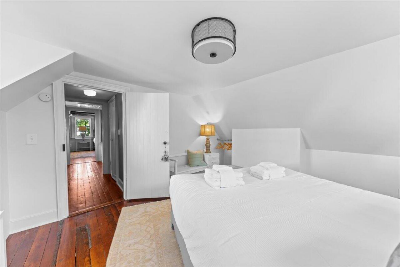 46 Pinckney Street Photo 43