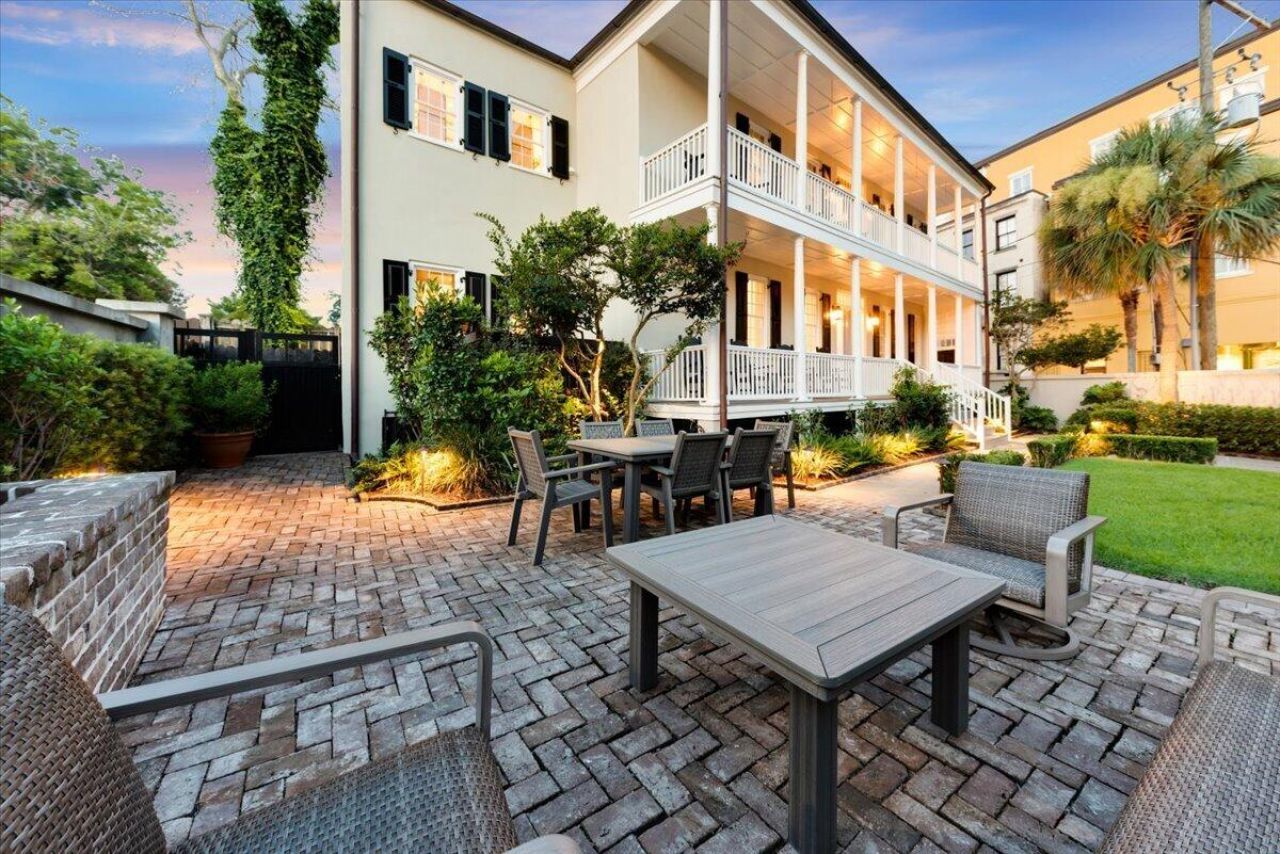 46 Pinckney Street Photo 46