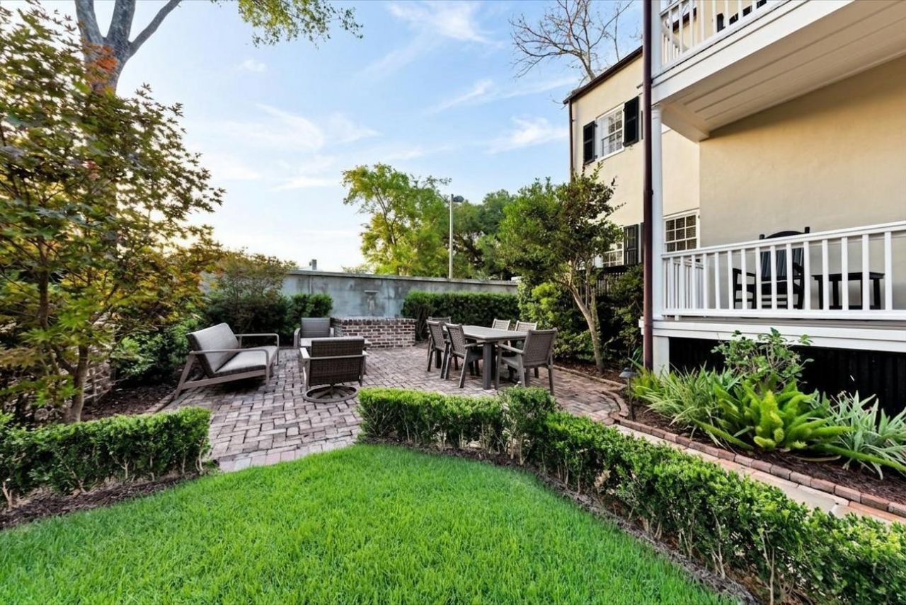 46 Pinckney Street Photo 5