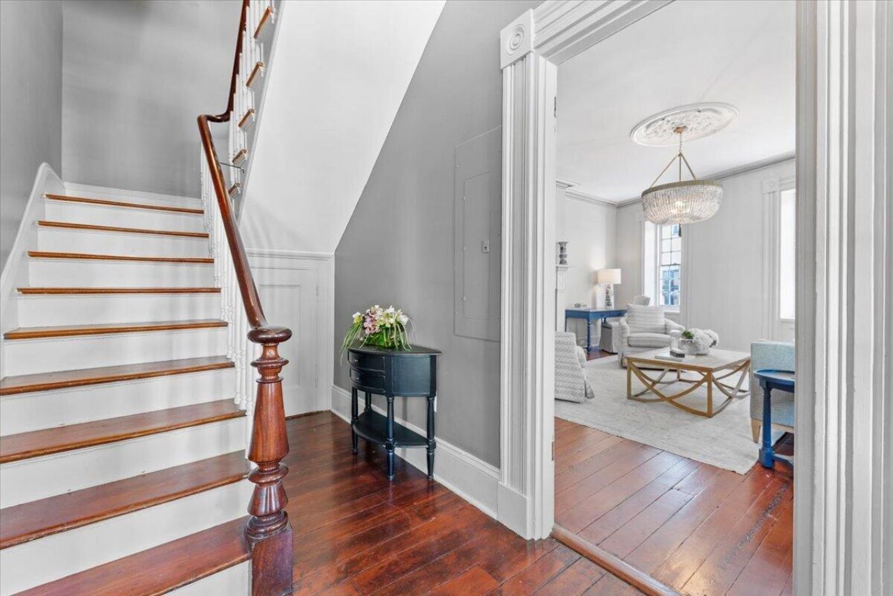 46 Pinckney Street Photo 8