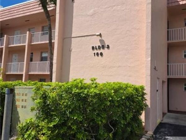160 Turtle Lake CT , Unit 209, NAPLES, FL 34105