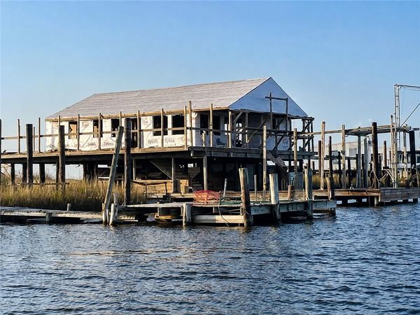 21 WILKINSON CANAL , Myrtle Grove, LA 70083