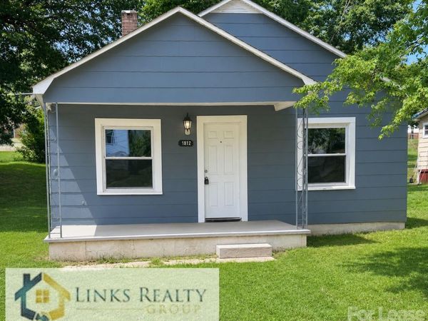 1812 Wilson W Lee Boulevard , Statesville, NC 28677