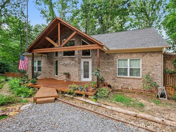 1042 Rosewood Drive , Dallas, NC 28034