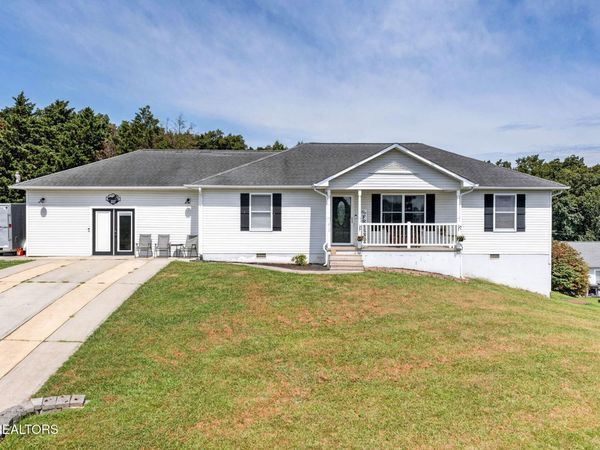 212 Bayberry Drive , Crossville, TN 38555