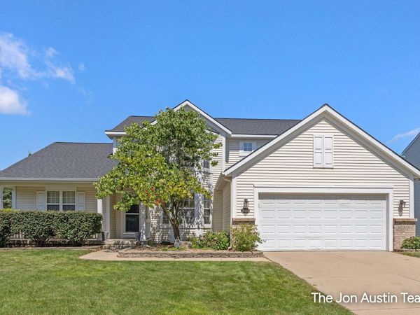 3461 Mason Ridge Drive NE, Grand Rapids, MI 49525