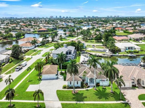 200 N Barfield DR, MARCO ISLAND, FL 34145