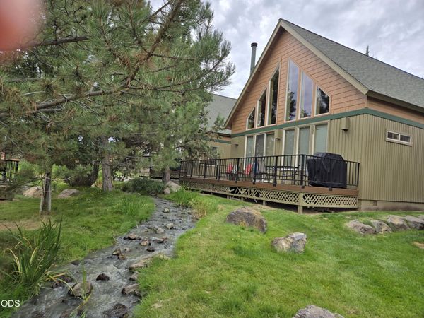 1732 Prairie Falcon Drive, Redmond, OR 97756
