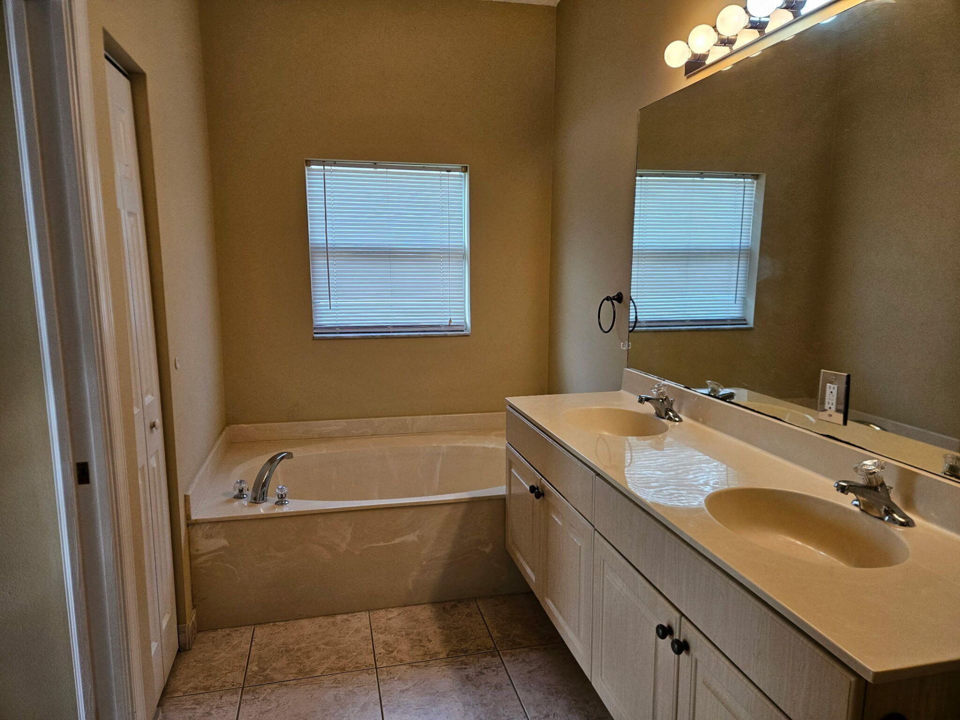 394 NW Breezy Point Loop, Port Saint Lucie, FL 34986 Photo