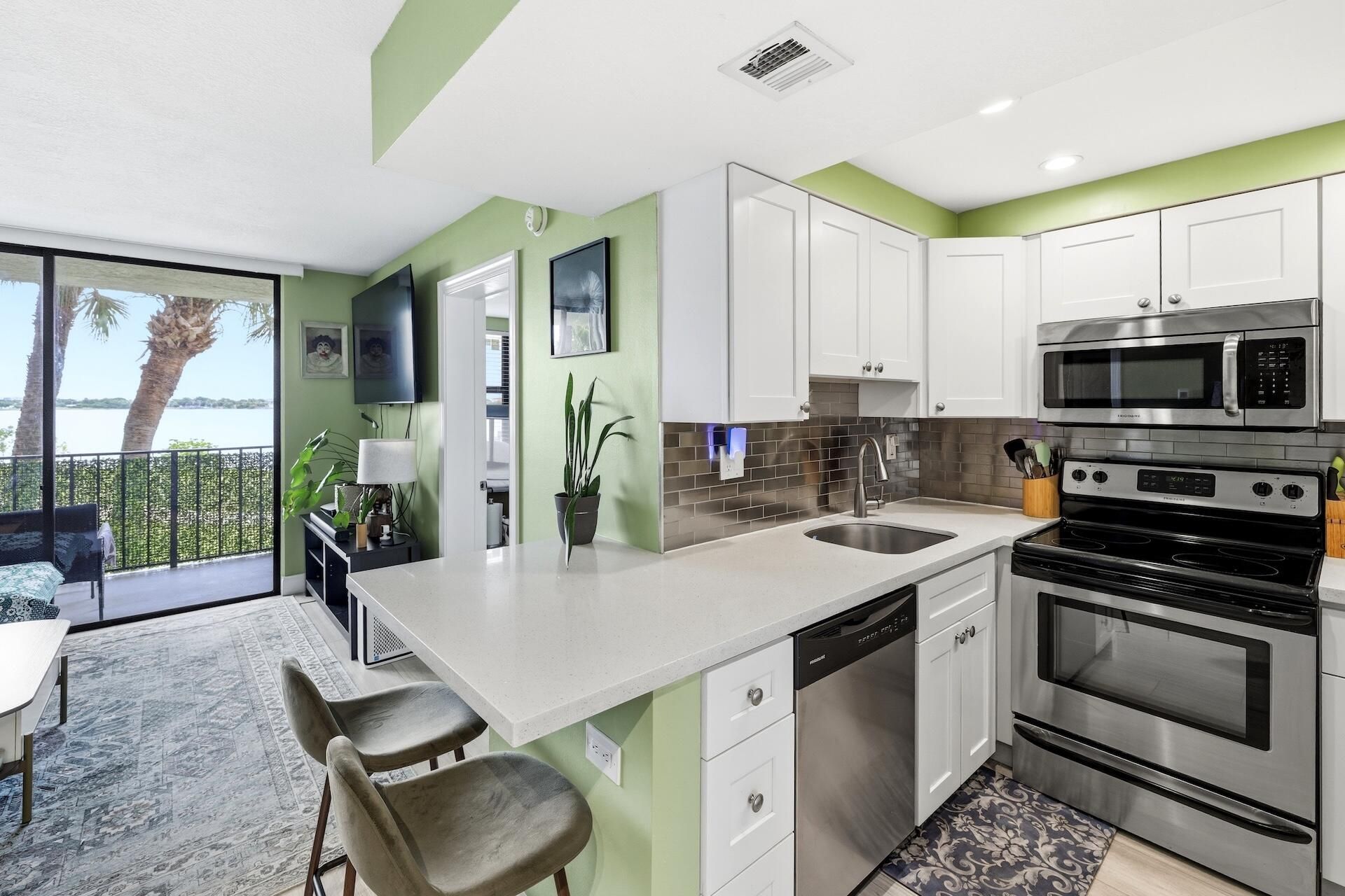 760 Executive Center Drive, Unit 24, West Palm Beach, FL 33401 Photo