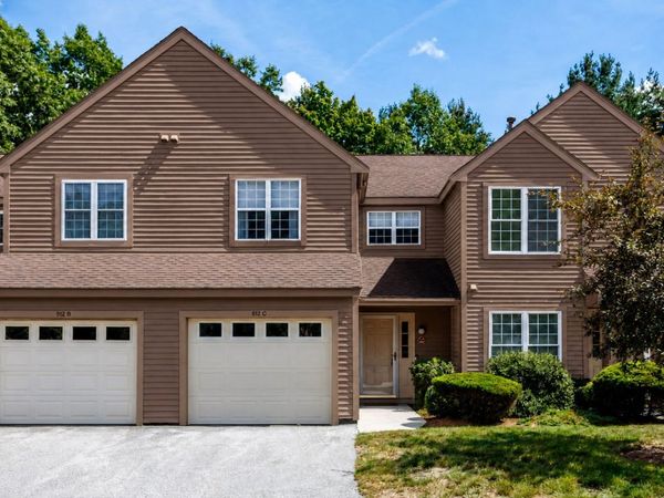 512 Ridgefield Cir, Unit C, Clinton, MA 01510