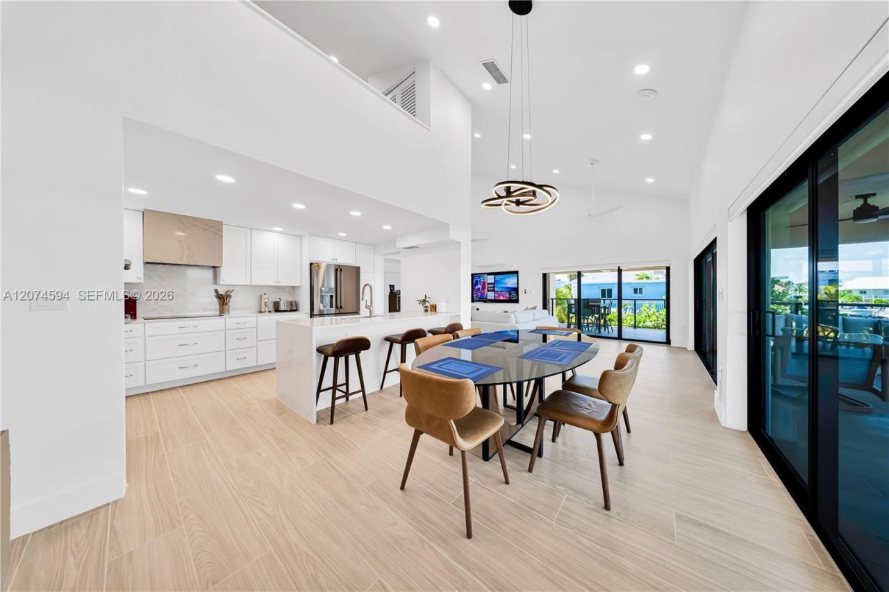 108 W Plaza Del Lago , Unit 108, Islamorada, FL 33036 Photo