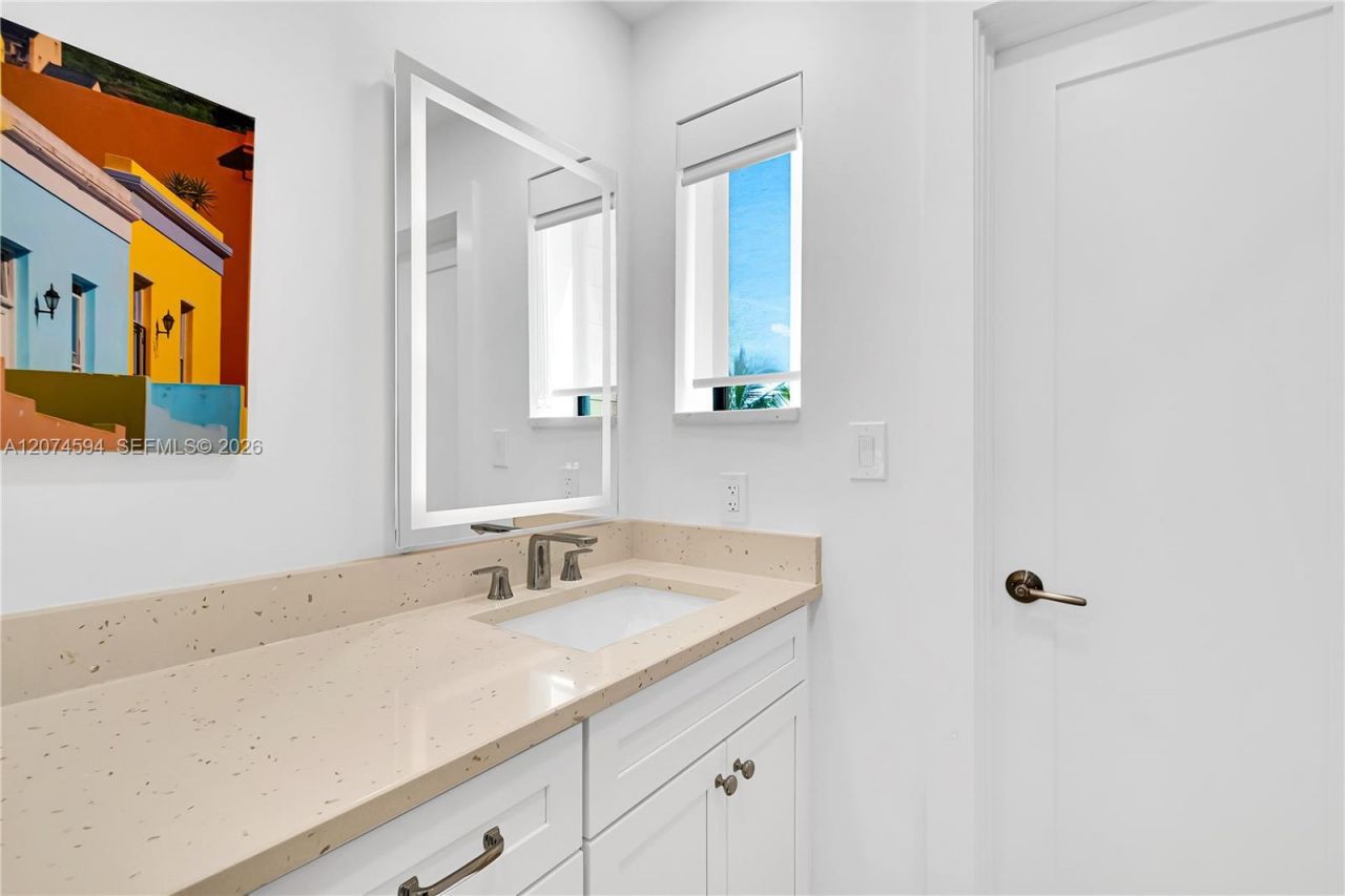 108 W Plaza Del Lago , Unit 108, Islamorada, FL 33036 Photo