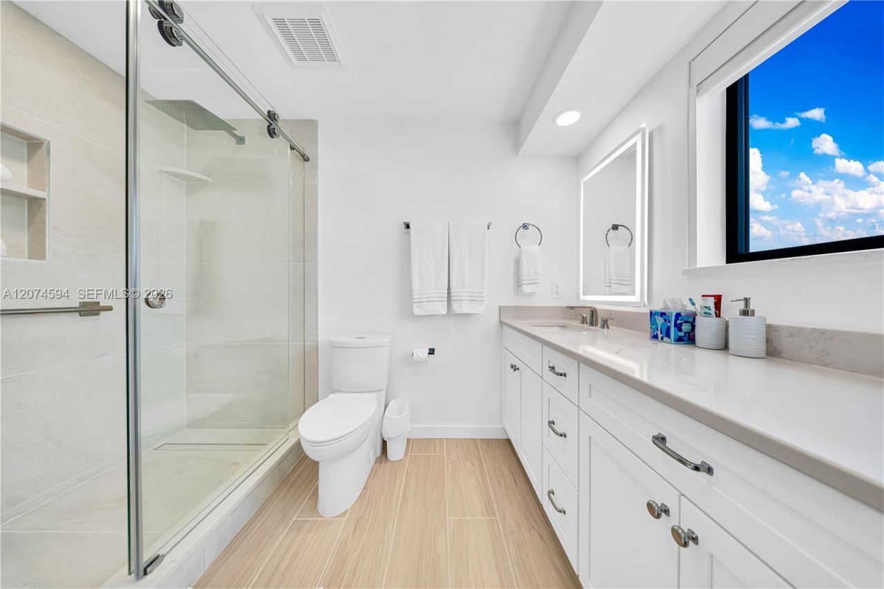 108 W Plaza Del Lago , Unit 108, Islamorada, FL 33036 Photo