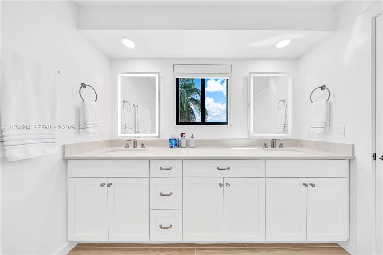 108 W Plaza Del Lago , Unit 108, Islamorada, FL 33036 Photo