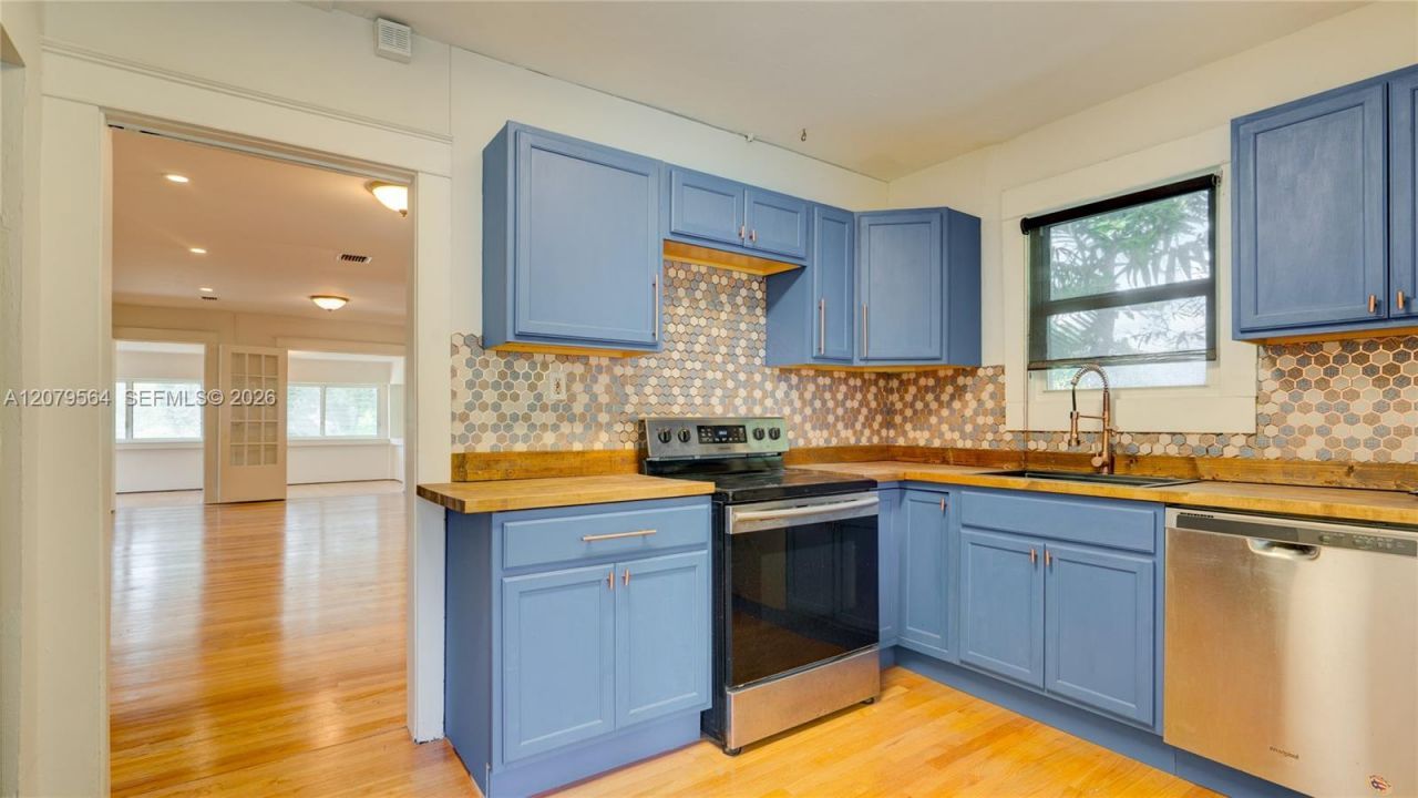 4600 NE 1st Ave , Unit 2nd Floor, Miami, FL 33137 Photo